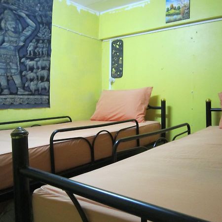 Lucky Homestay Hatrin Kültér fotó