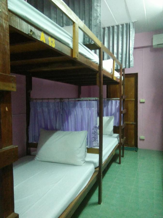 Lucky Homestay Hatrin Kültér fotó