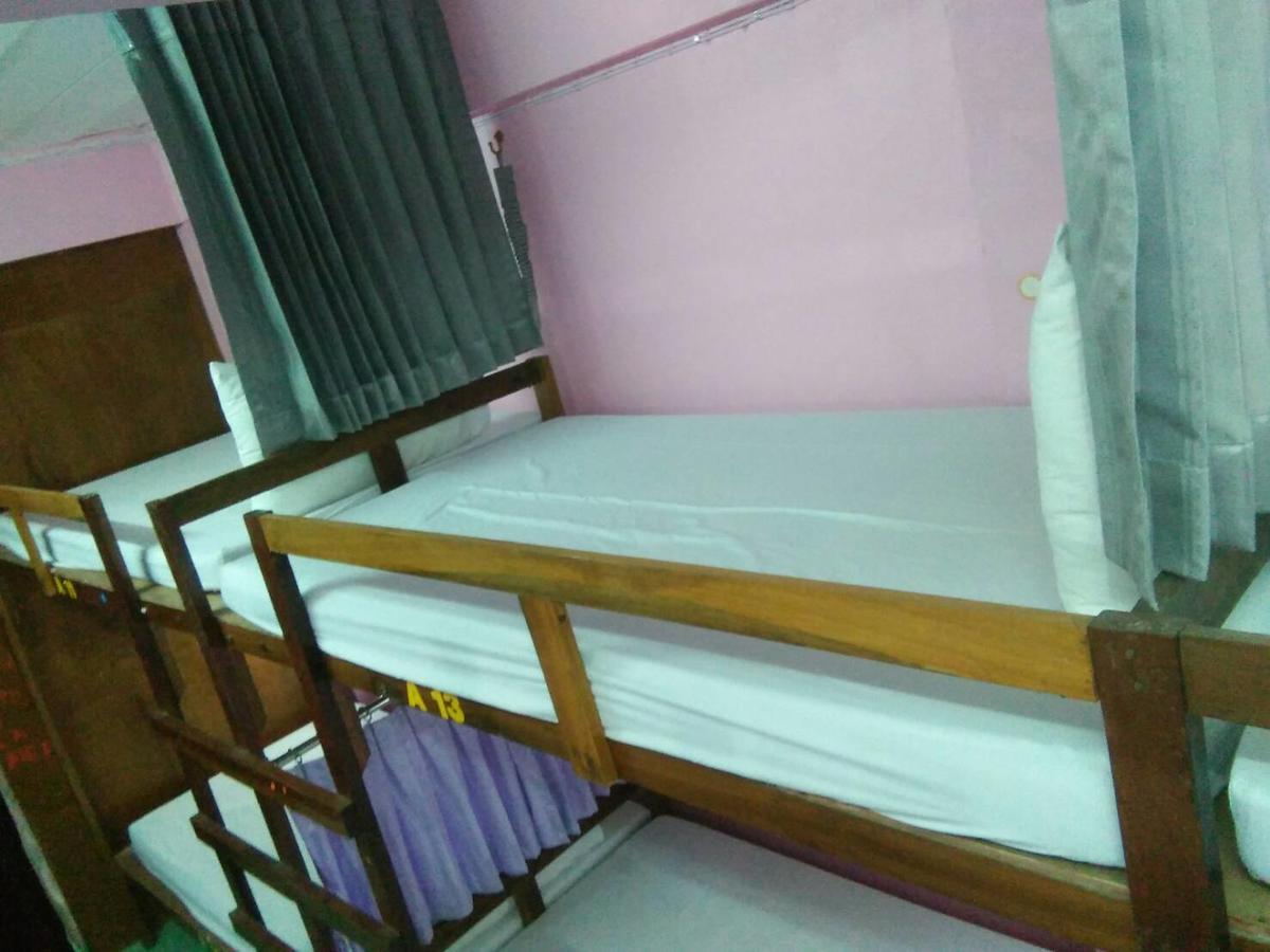 Lucky Homestay Hatrin Kültér fotó