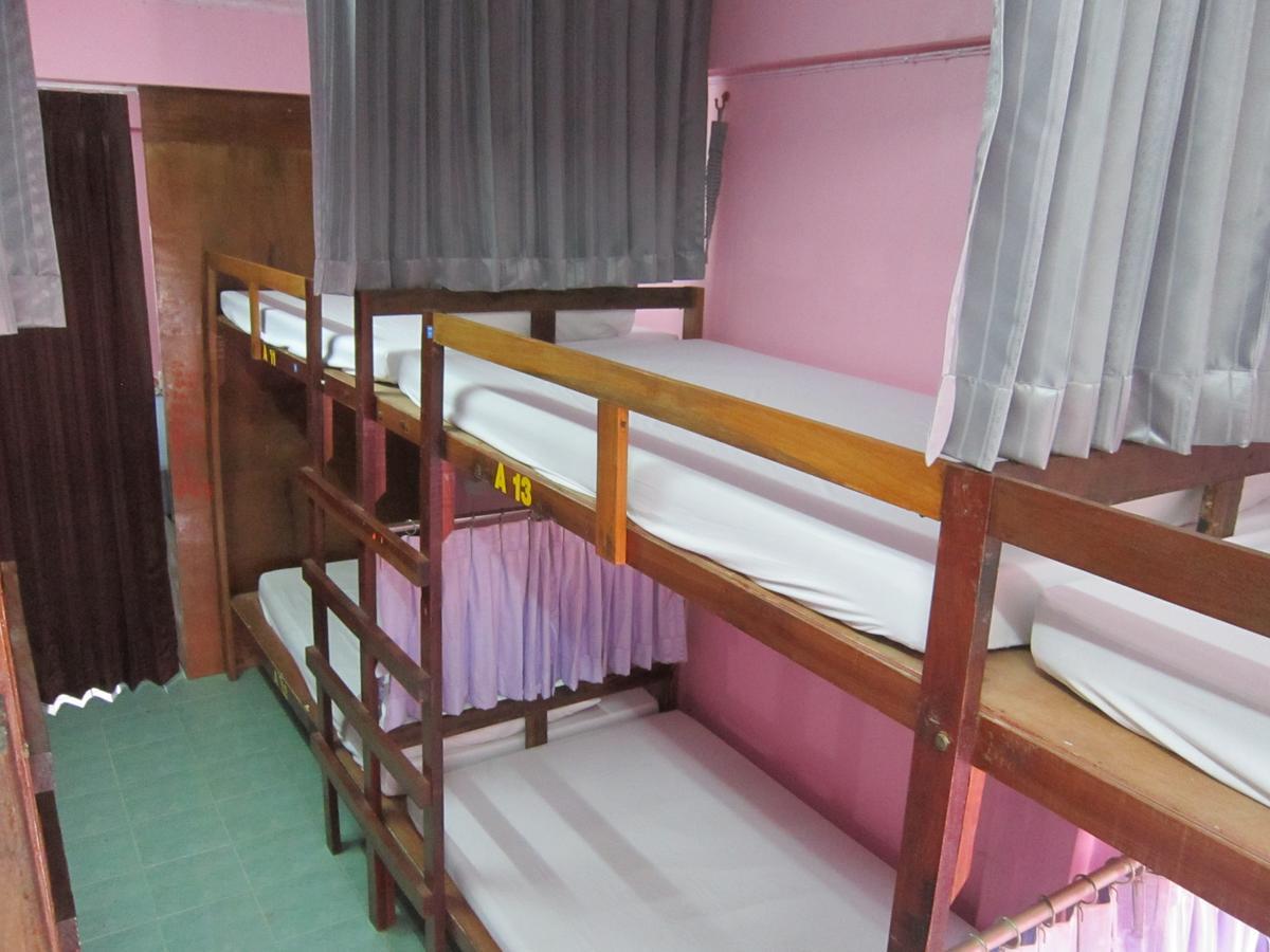 Lucky Homestay Hatrin Kültér fotó